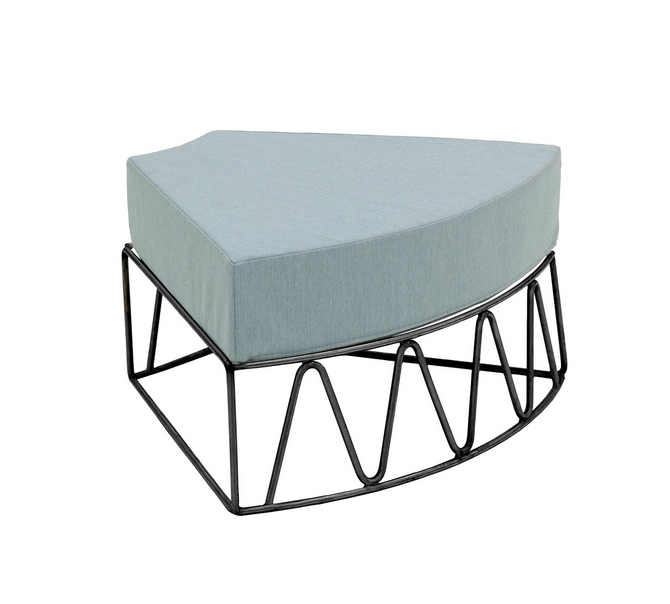 Pouf Lagarto en acier au design industriel par iSi Design Group x iSimar