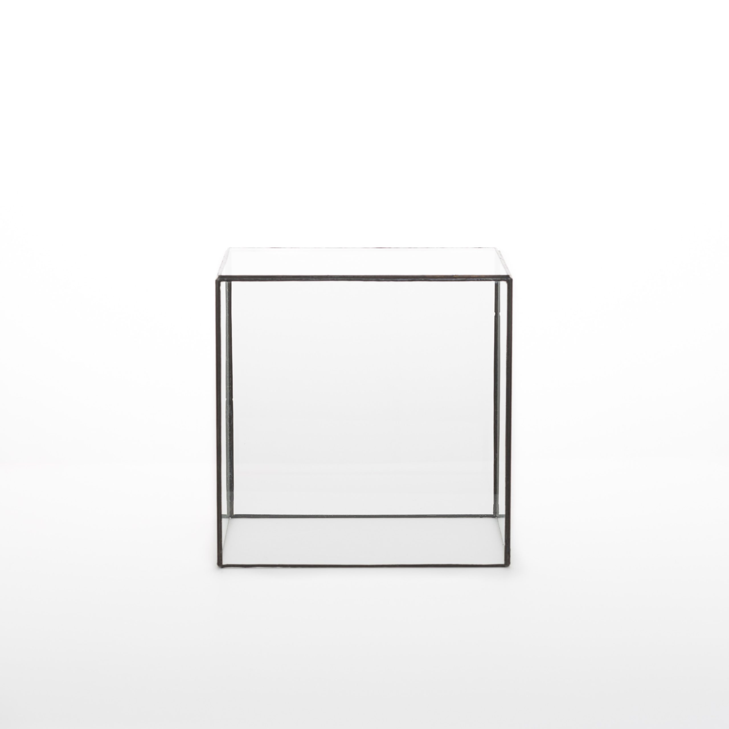 Cube de décoration géométrique Stolp au design minimaliste et vintage