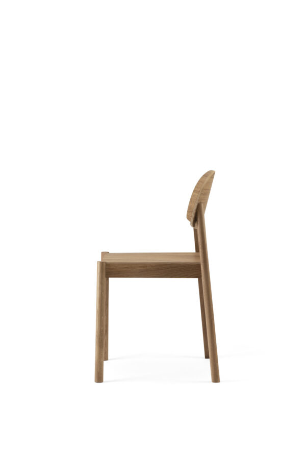 Chaise Citizen avec dossier oval en chêne massif par etc.etc. au design scandinave
