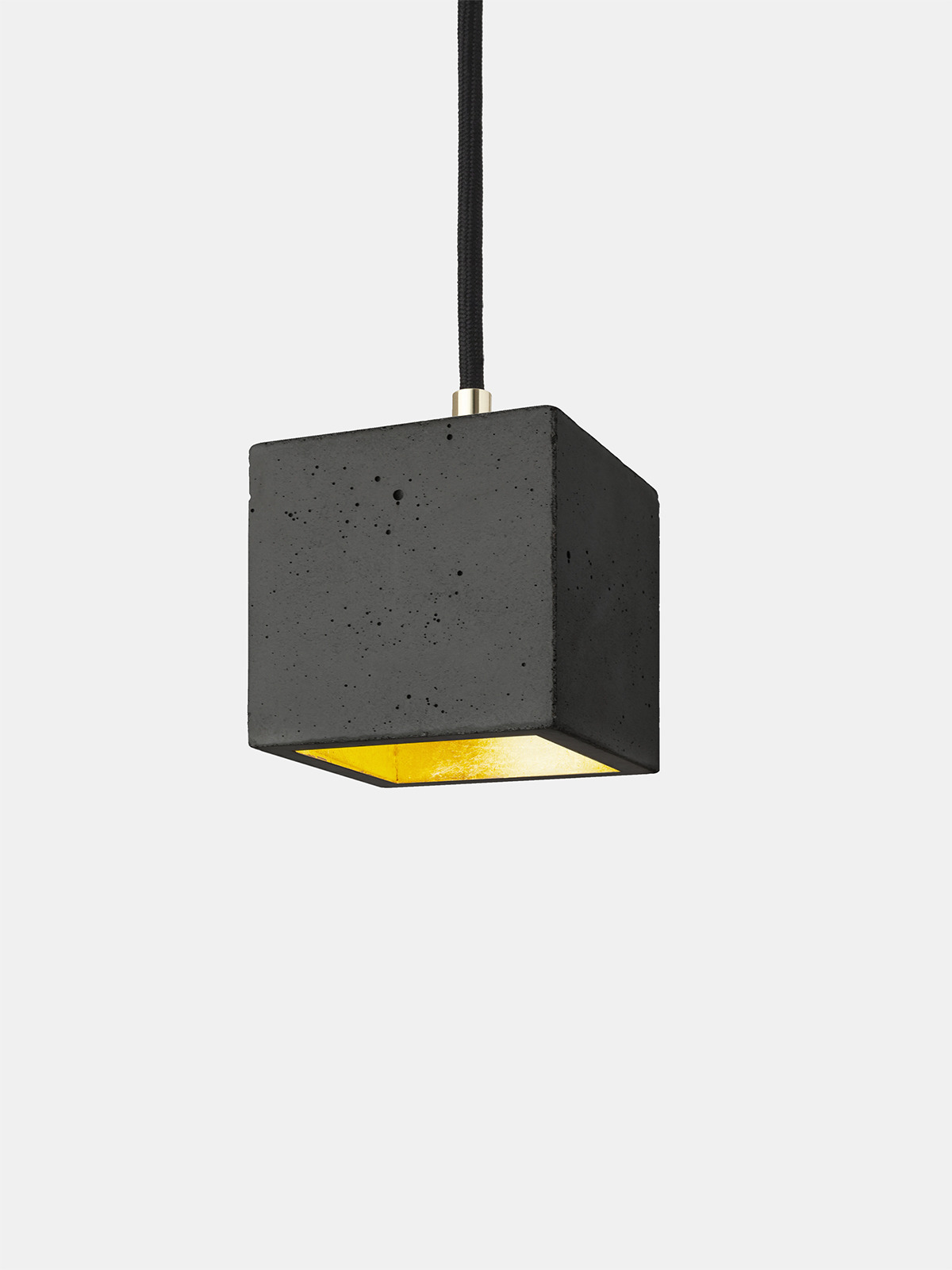 Suspension Design Cubic en béton foncé par Stefan Gant x Gant Light