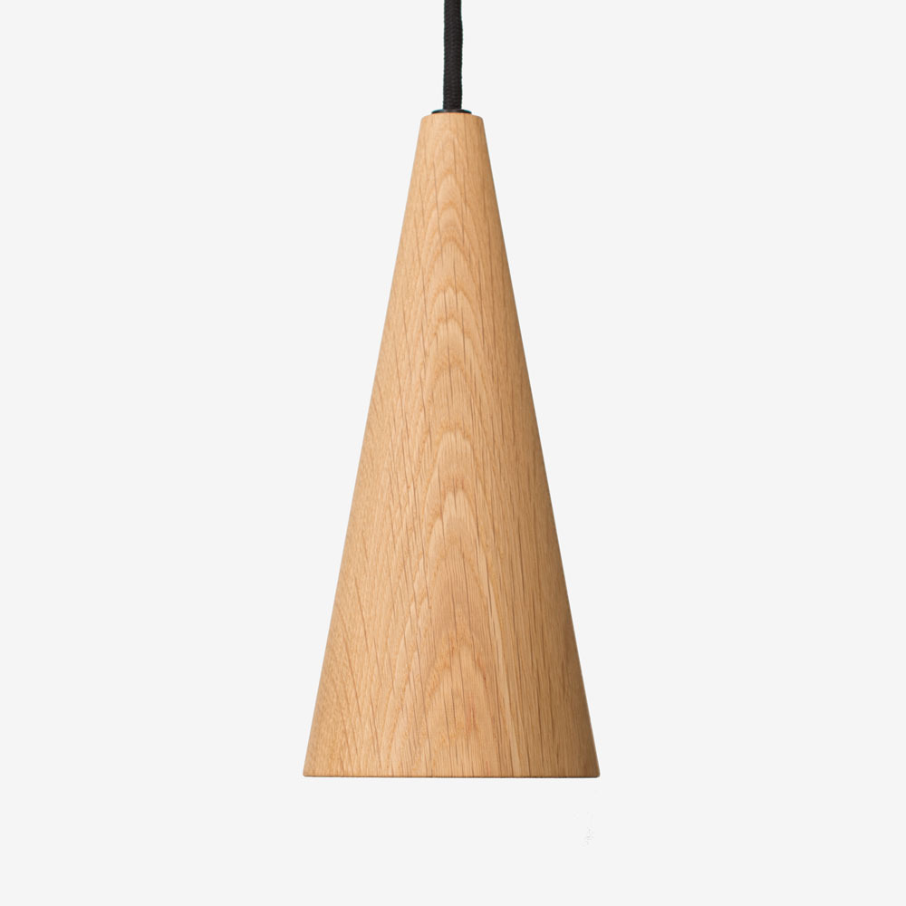 Suspension Cône LED en bois au design scandinave par IUMI Design