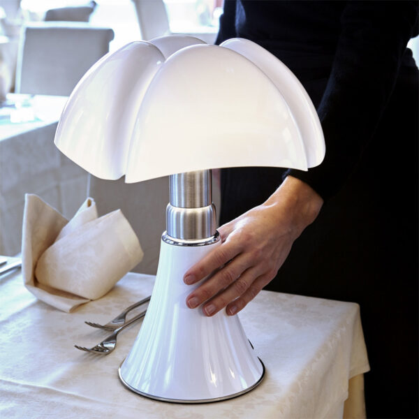 Lampe nomade Mini Pipistrello sans fil par Gae Aulenti x Martinelli Luce