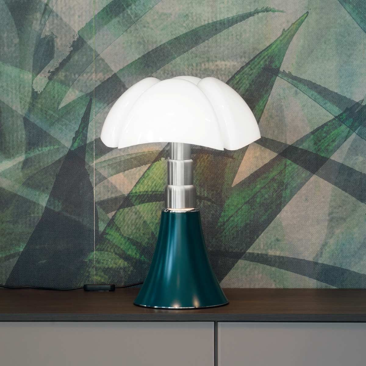 Lampe à poser Medium Pipistrello H50 cm par Gae Aulenti x Martinelli Luce