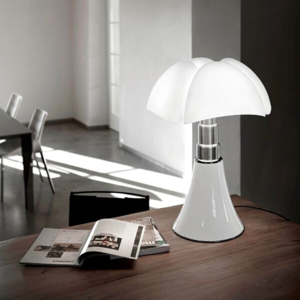 Lampe à poser Medium Pipistrello H50 cm par Gae Aulenti x Martinelli Luce