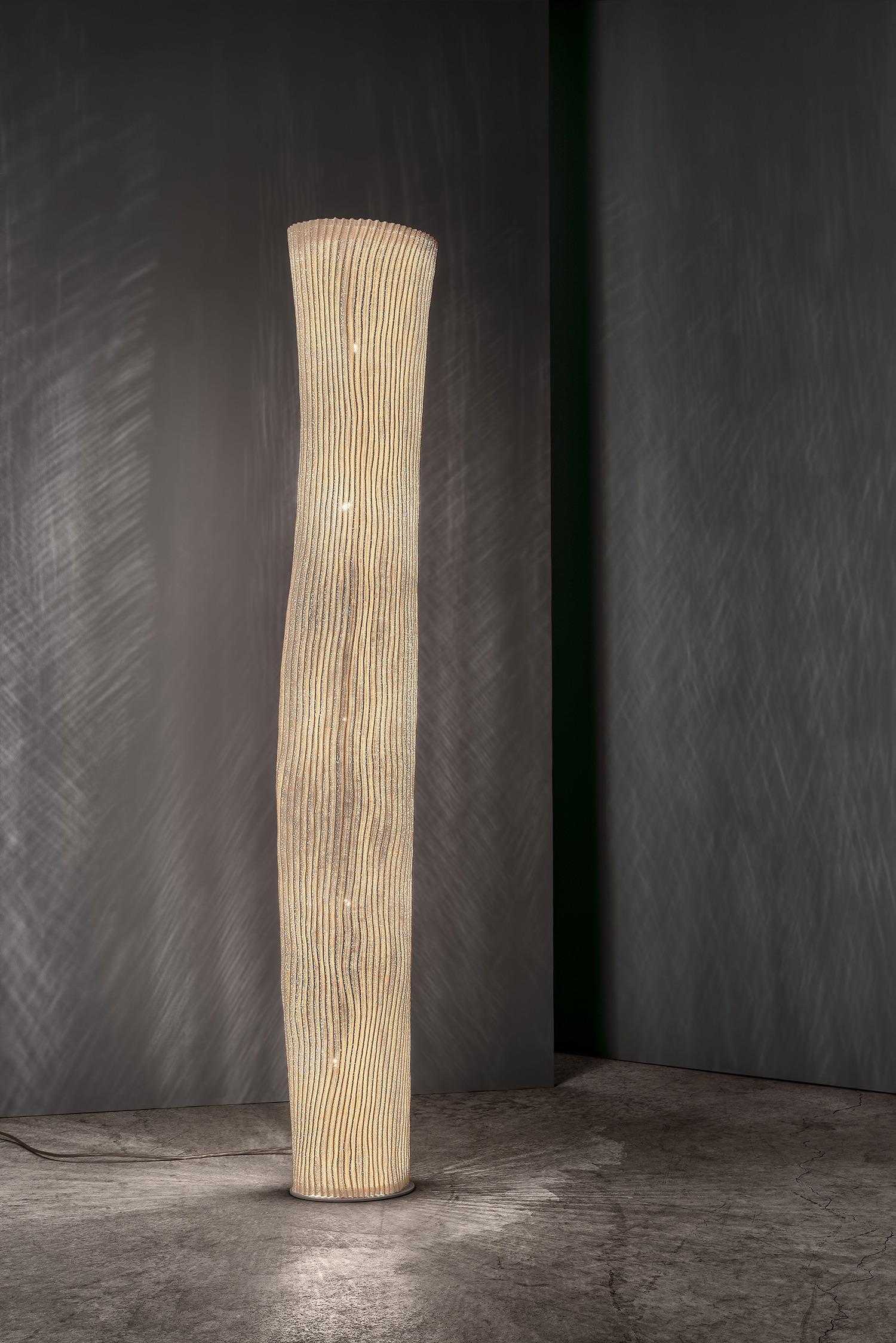 Lampadaire GEA par Arturo Álvarez x A-emotional Light