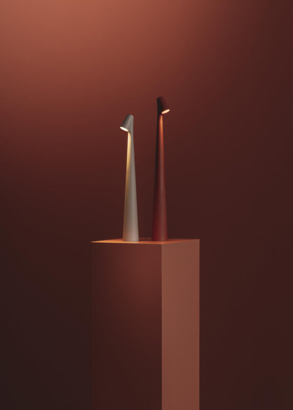Lampe portable Africa en aluminium par Ichiro Francisco Gomez Paz x Vibia