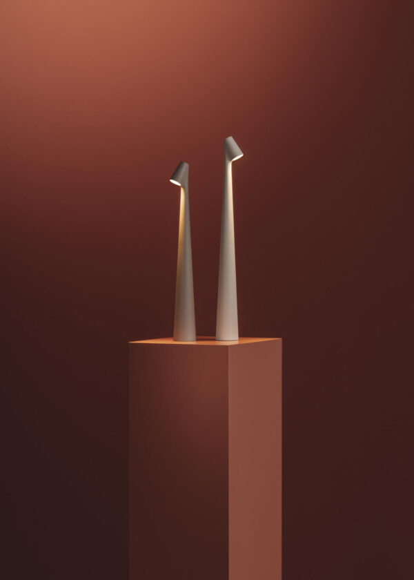 Lampe portable Africa en aluminium par Ichiro Francisco Gomez Paz x Vibia