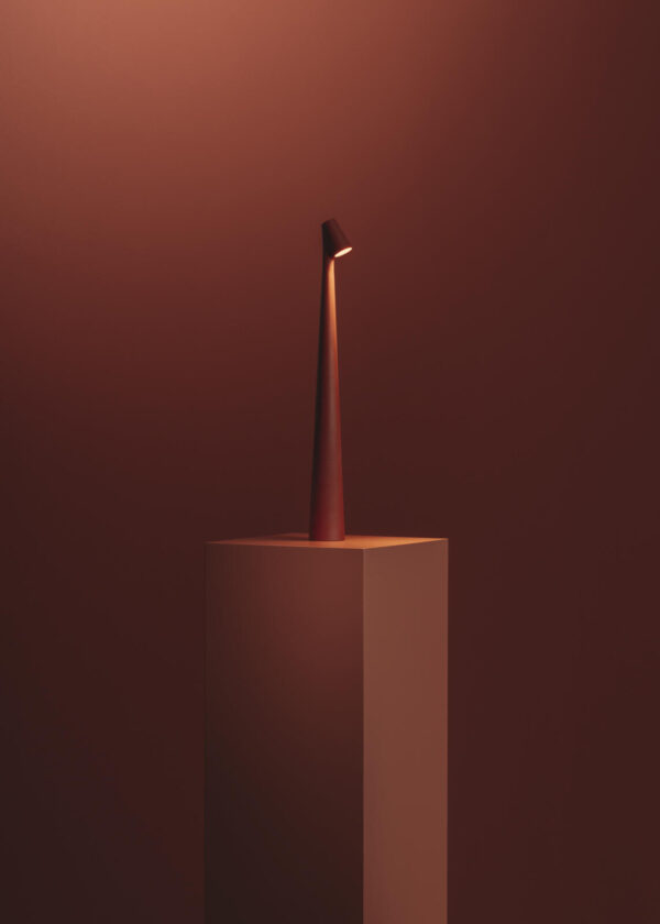 Lampe portable Africa en aluminium par Ichiro Francisco Gomez Paz x Vibia