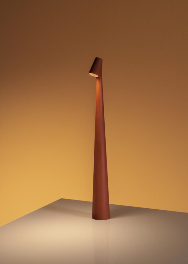 Lampe portable Africa en aluminium par Ichiro Francisco Gomez Paz x Vibia