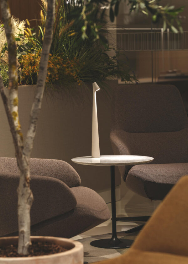 Lampe portable Africa en aluminium par Ichiro Francisco Gomez Paz x Vibia