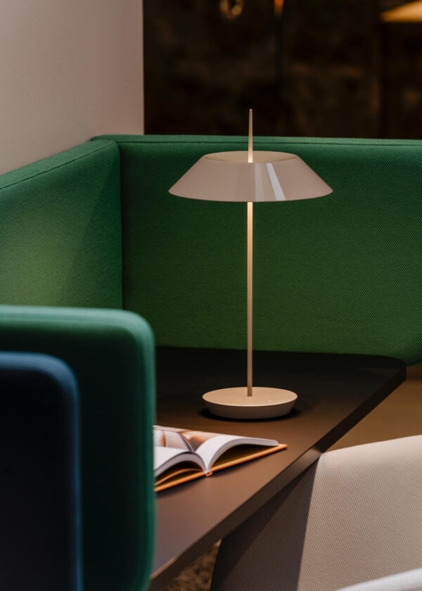 Lampe portable Mayfair Mini en polycarbonate par Diego Fortunato x Vibia