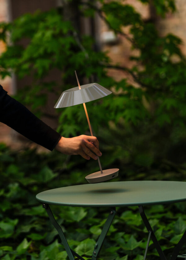 Lampe portable Mayfair Mini en polycarbonate par Diego Fortunato x Vibia