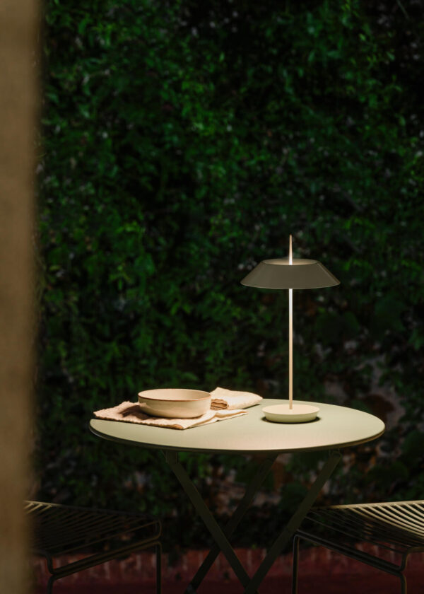 Lampe portable Mayfair Mini en polycarbonate par Diego Fortunato x Vibia