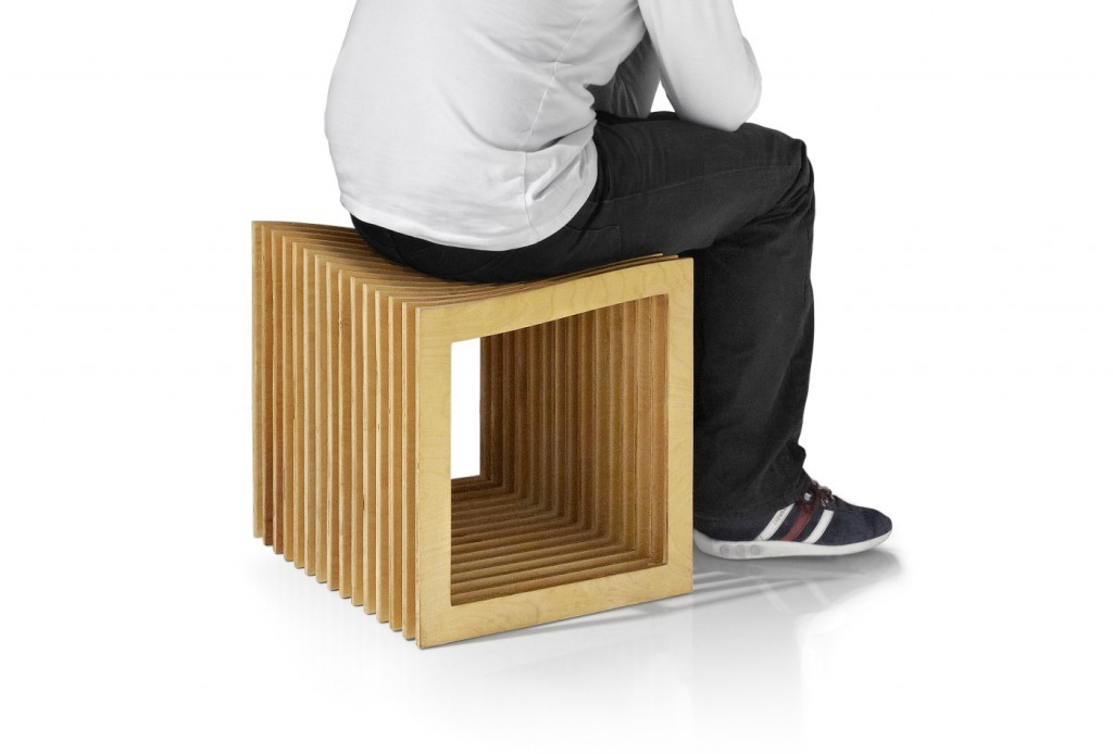 Tabouret design original Falon en bois au design scandinave