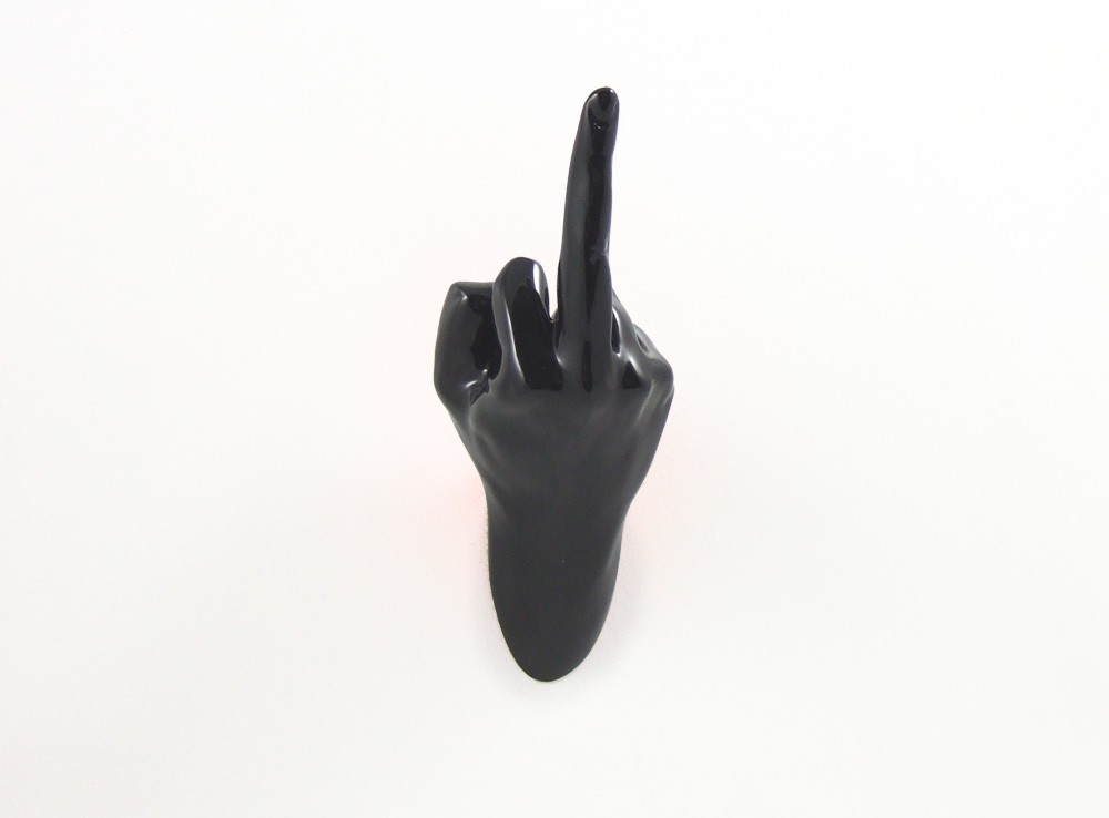 Patère originale et design Hand Job Up par Thelermont Hupton