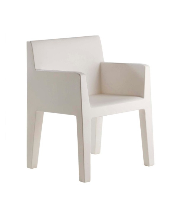Chaise à accoudoirs Jut en résine de polyéthylène au design contemporain par Studio Vondom x Vondom