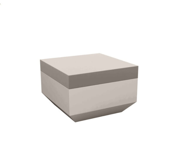 Pouf carré Vela en polyéthylène par Ramón Esteve x Vondom
