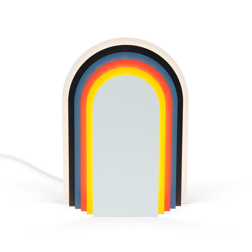 Lampe à poser Cemi 04 en acier laqué par Presse citron studio