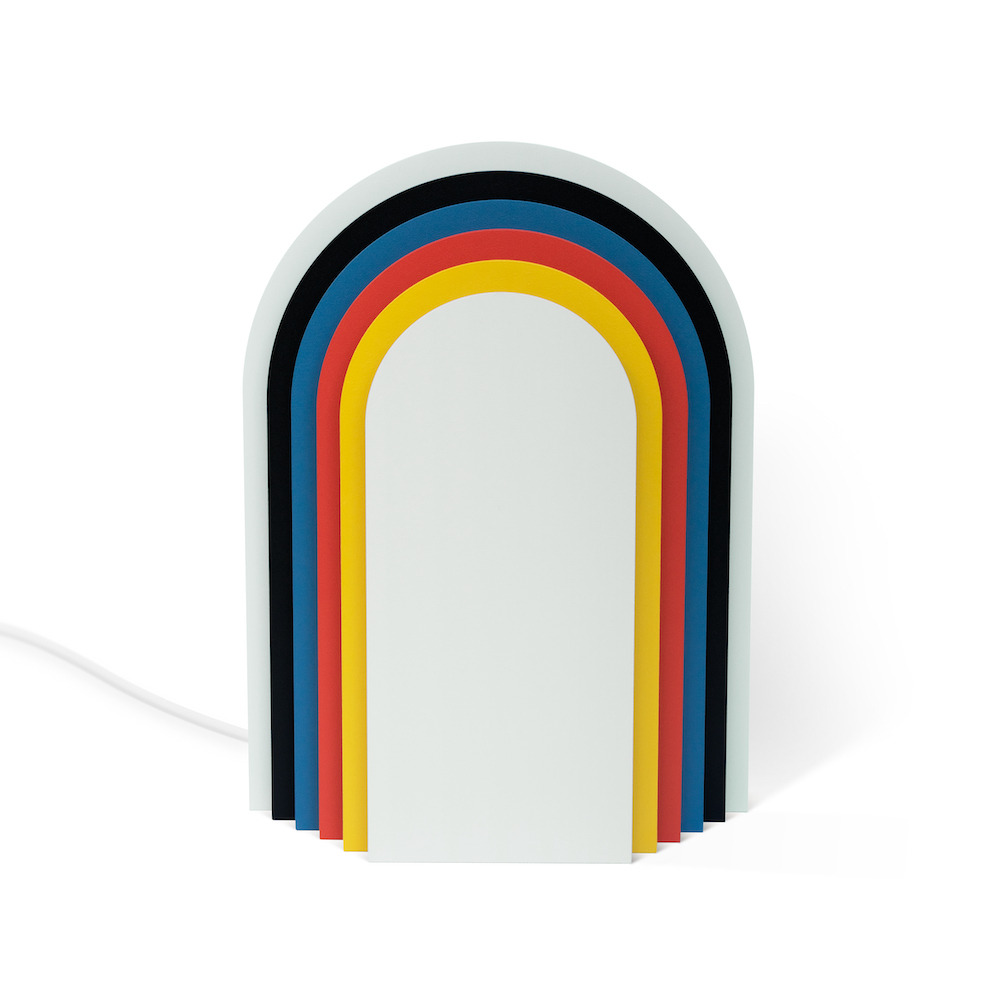 Lampe à poser Cemi 04 en acier laqué par Presse citron studio