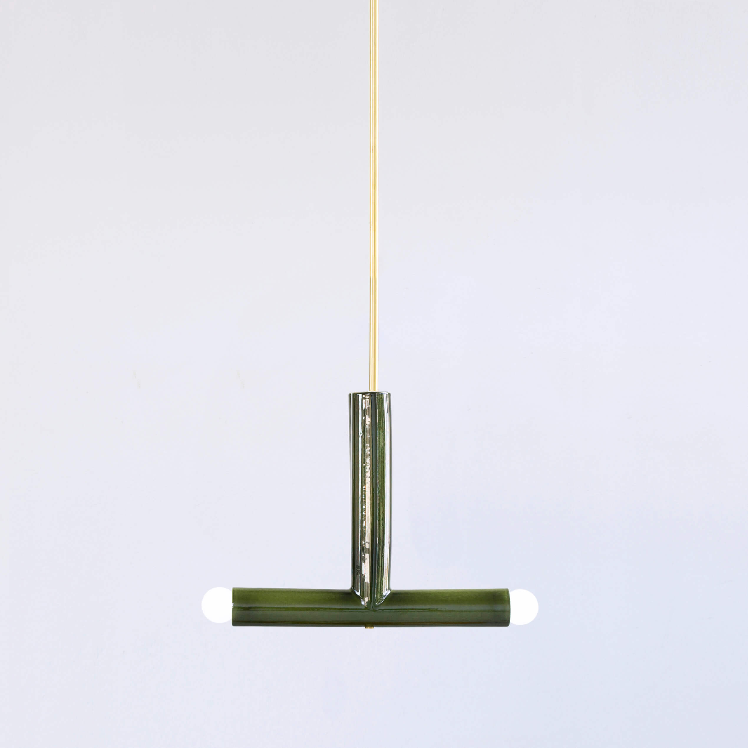 Suspension TRN light B2 en céramique et laiton par Magda Jurek