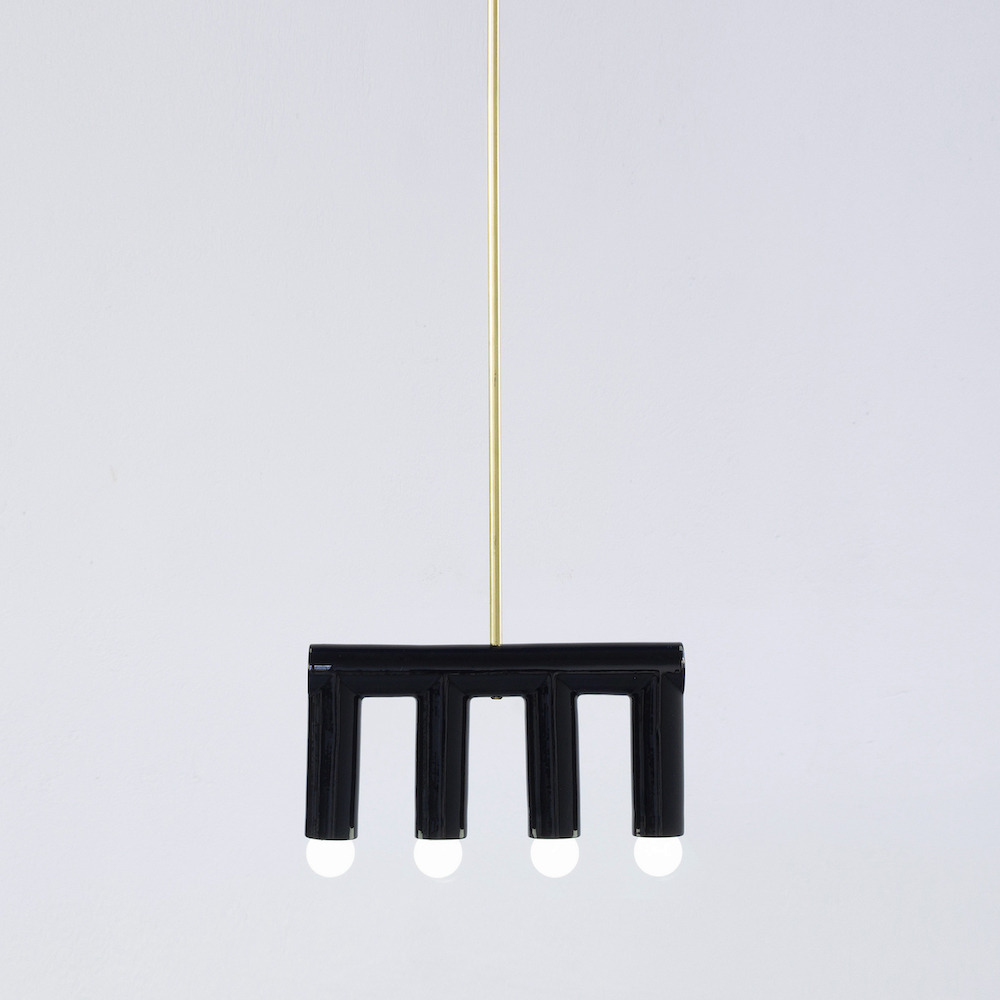 Suspension TRN light B3 en céramique et laiton par Magda Jurek