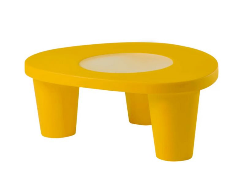 Table basse Low Lita en polyéthylène par Paola Navone x SLIDE Studio