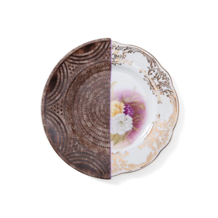 Assiette Hybride Nok en porcelaine par CTRLZACK