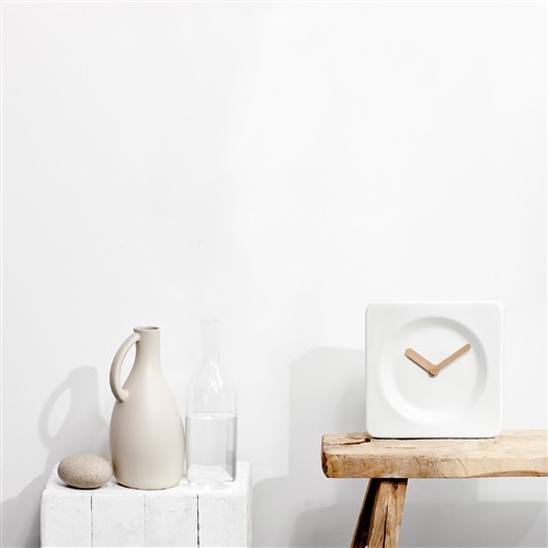 Horloge design Tile en céramique et bambou par Robert Bronwasser