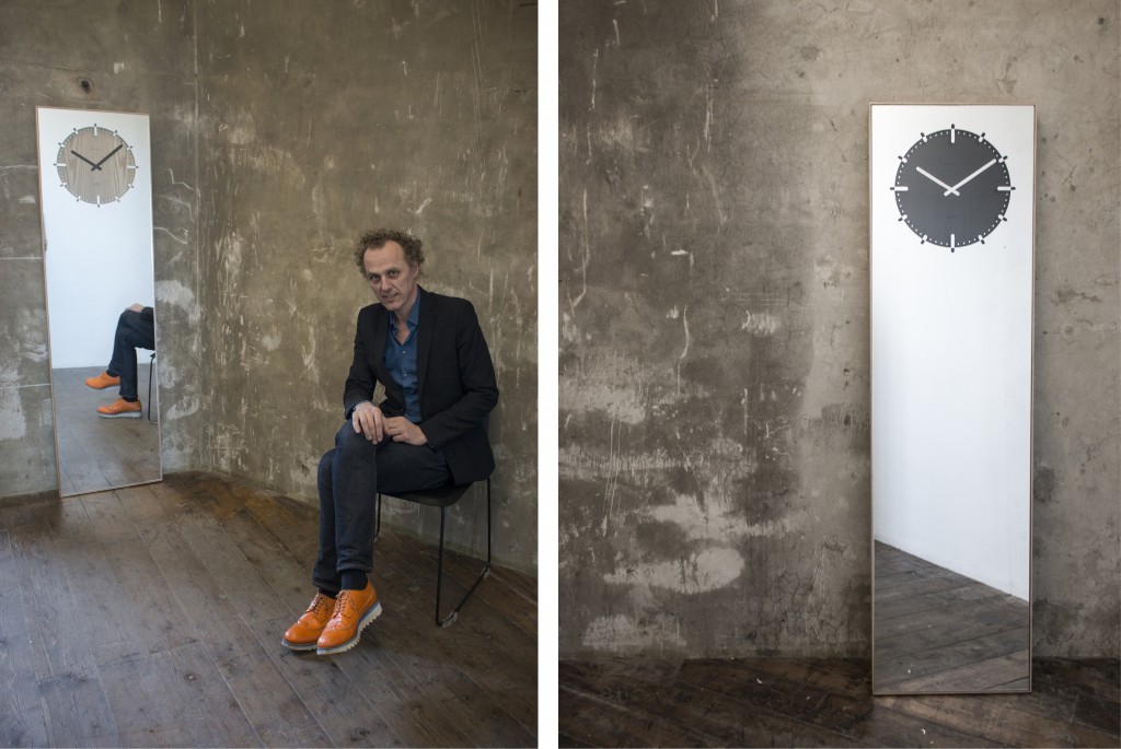 Horloge miroir Inverse natural par Richard Hutten