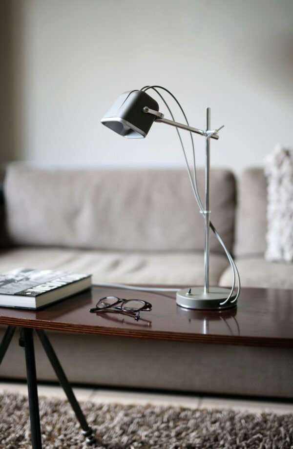 Lampe à poser vintage MOB en aluminium naturel par Swabdesign