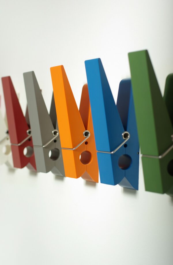 Patère murale originale et design Pince Alors ! par Swabdesign