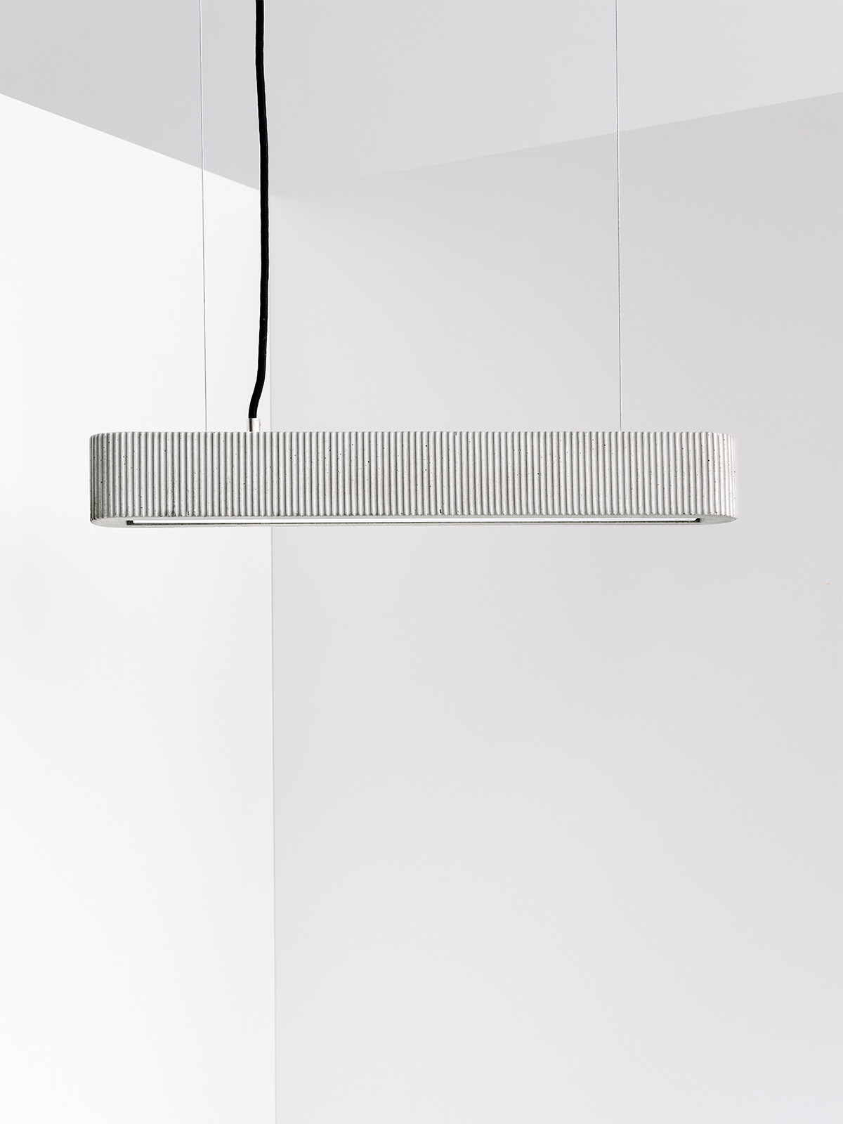 Suspension S4 en béton par Stefan Gant x Gant Lights