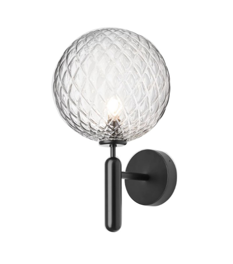Applique extérieur Miira base en métal avec abat-jour en verre Optic Clear au design contemporain par Sofie Refer x Nuura