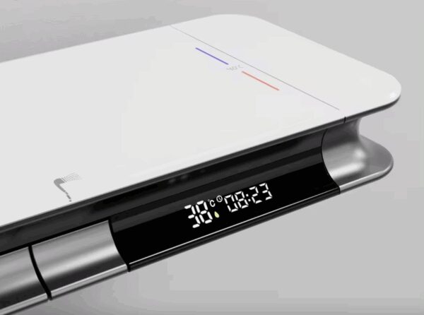 Colonne de douche Yuli avec tablette Full LED et 6 modes de sortie d'eau par Pavao Studio
