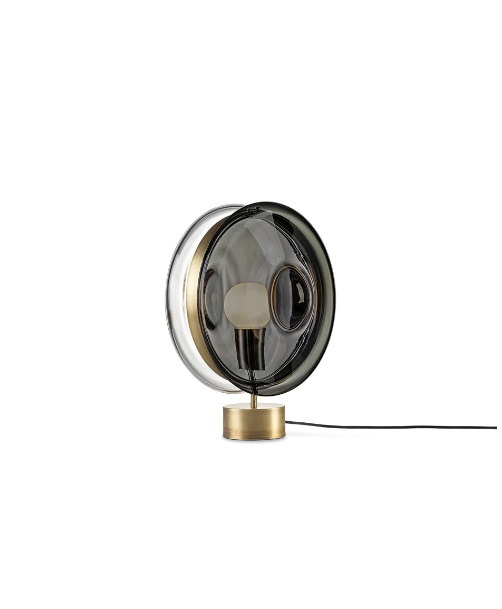 Lampe à poser Orbital par Václav Mlynář & Jakub Pollág x Bomma