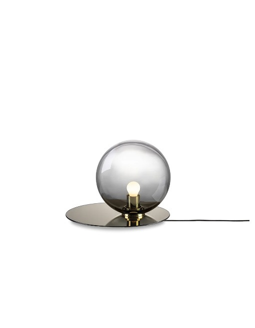 Lampe à poser Umbra par Dechem Studio x Bomma