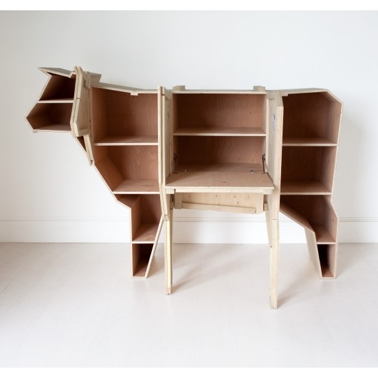 Buffet Sending Animals en forme de vache par Seletti