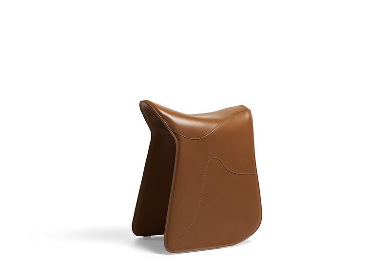 Fauteuil Pepe en cuir tanné au design contemporain de Raffaella Mangiarotti x Opinion Ciatti