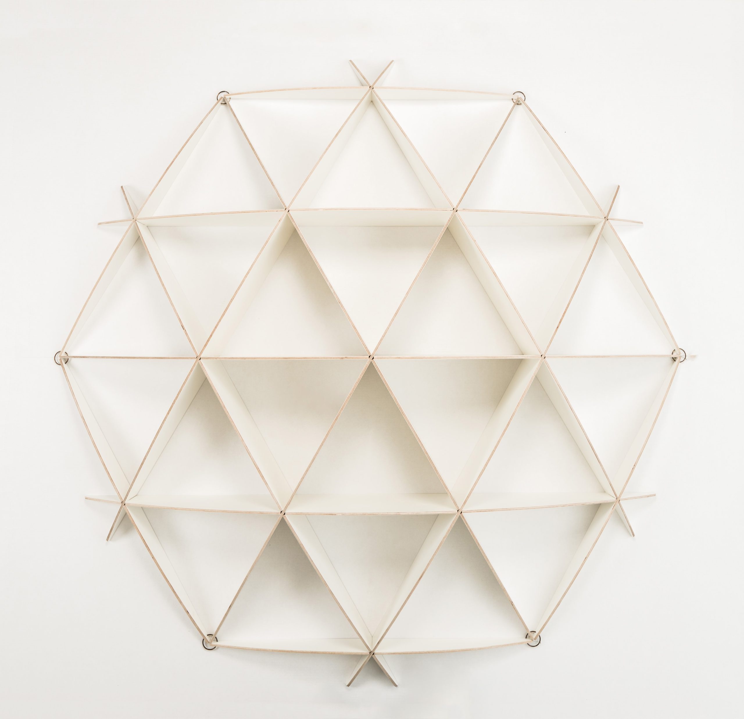 Bibliothèque géométrique Mini Comb par Jaanus Orgusaar