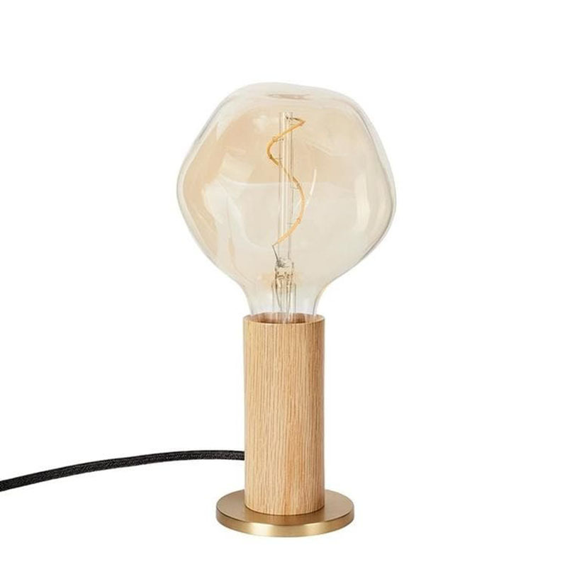 Lampe à poser Knuckle base en acier et corps en bois avec ampoule Voronoi I au design contemporain par Studio Tala x Tala