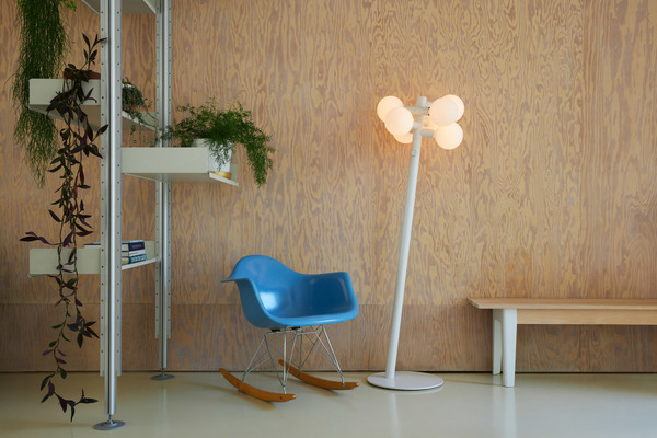 Lampadaire Echo base en acier de David Weeks au design contemporain x Tala