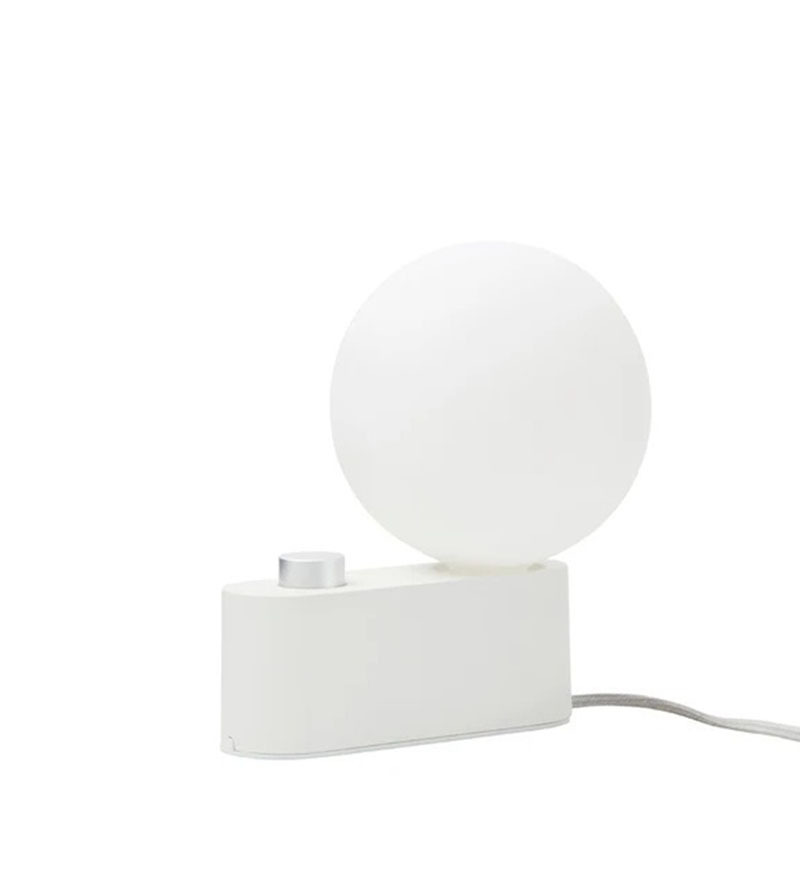 Lampe à poser Alumina base en aluminium avec sphère IV EU de David Weeks au design contemporain x Tala