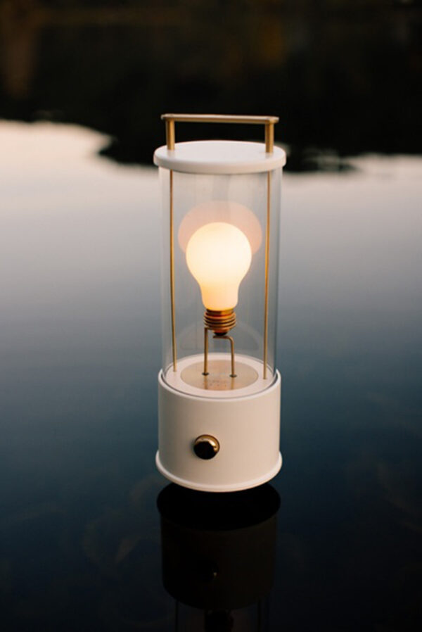 Lampe à poser portable The Muse au design contemporain de Farrow & Ball x Tala