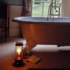 Lampe à poser portable The Muse au design contemporain de Farrow & Ball x Tala