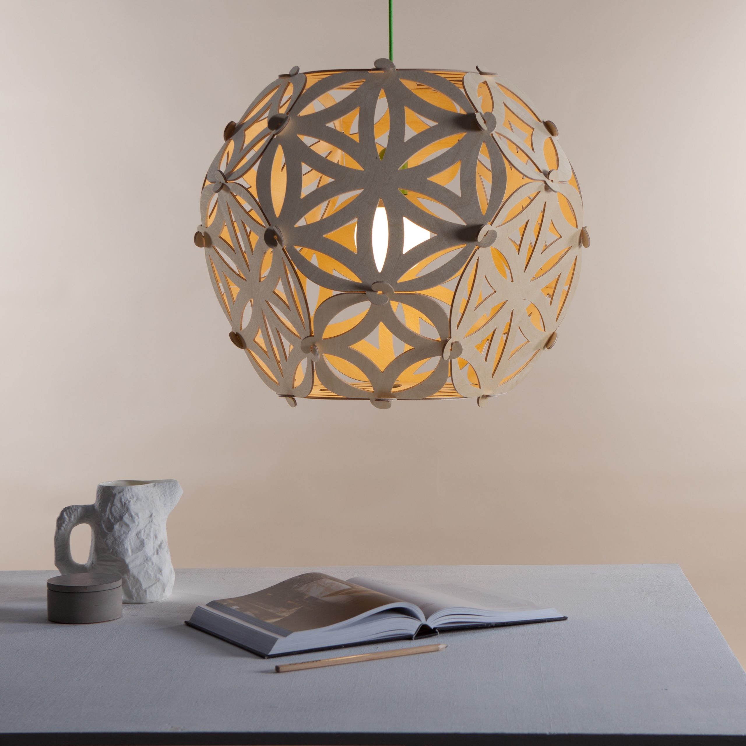 Suspension Solar compact par Jaanus Orgusaar au design scandinave