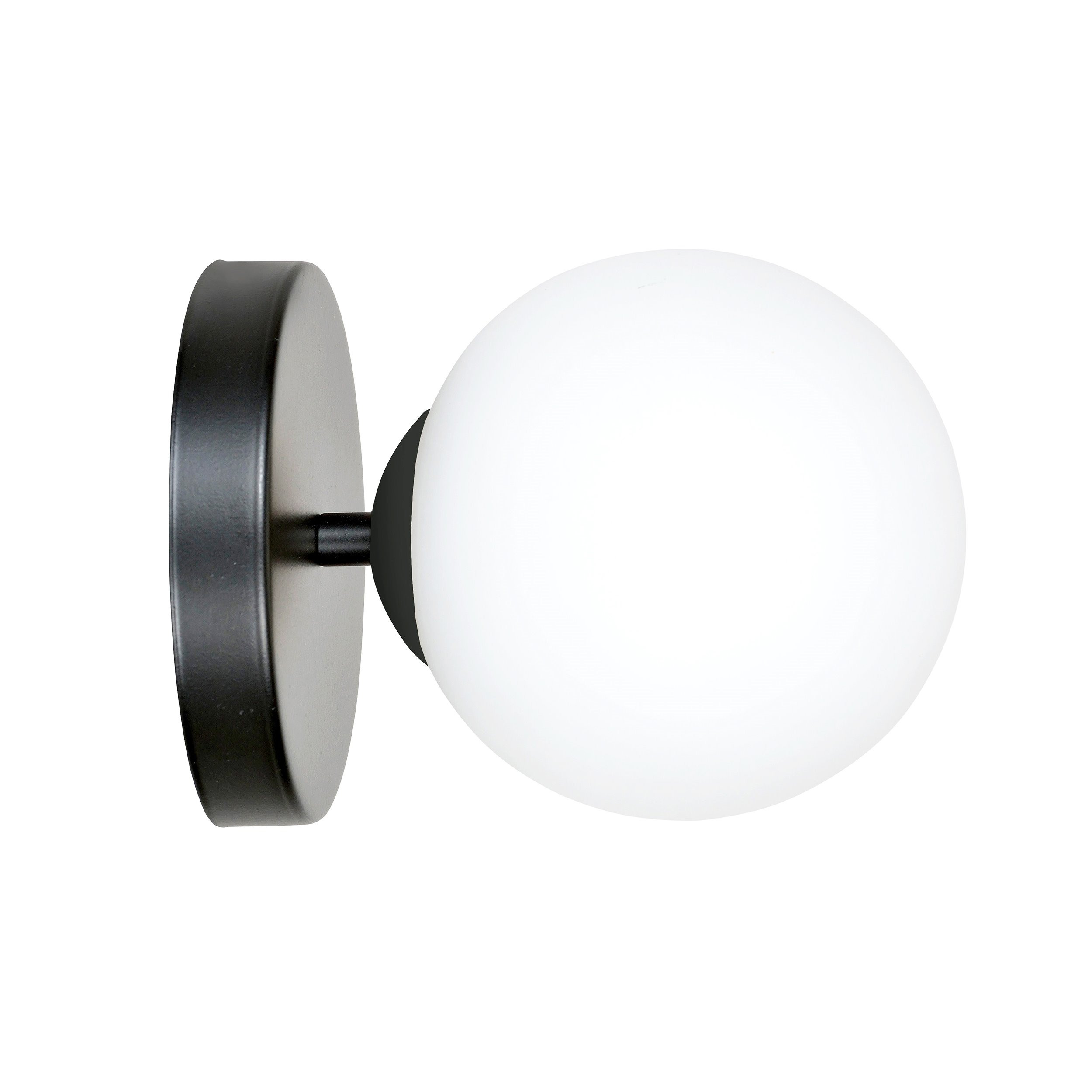 Applique murale Bior base en métal et abat-jour en boule de verre opale au design contemporain par Emibig