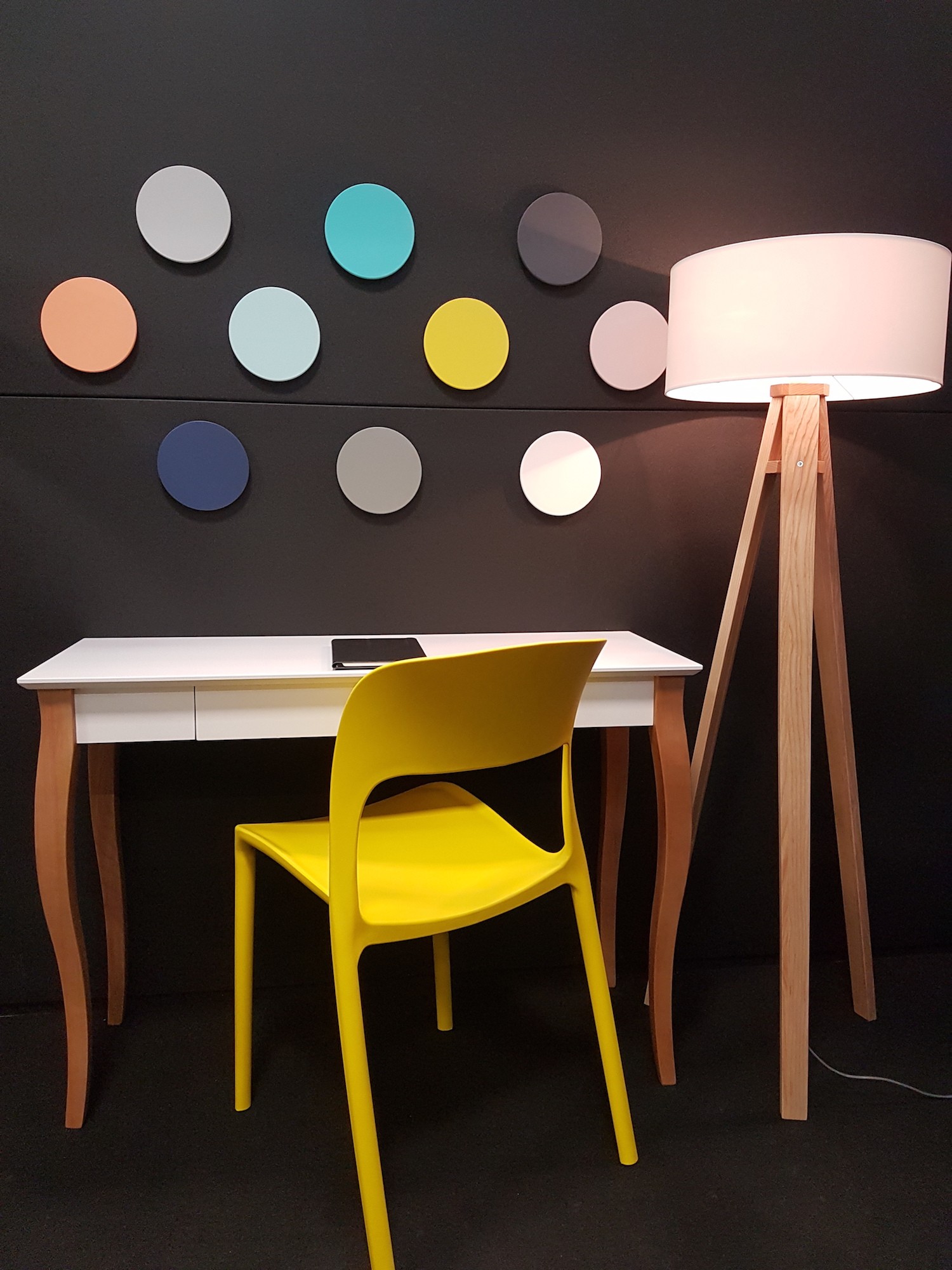 Bureau avec tiroir desk en bois Lillo large par Marcin Gładzik