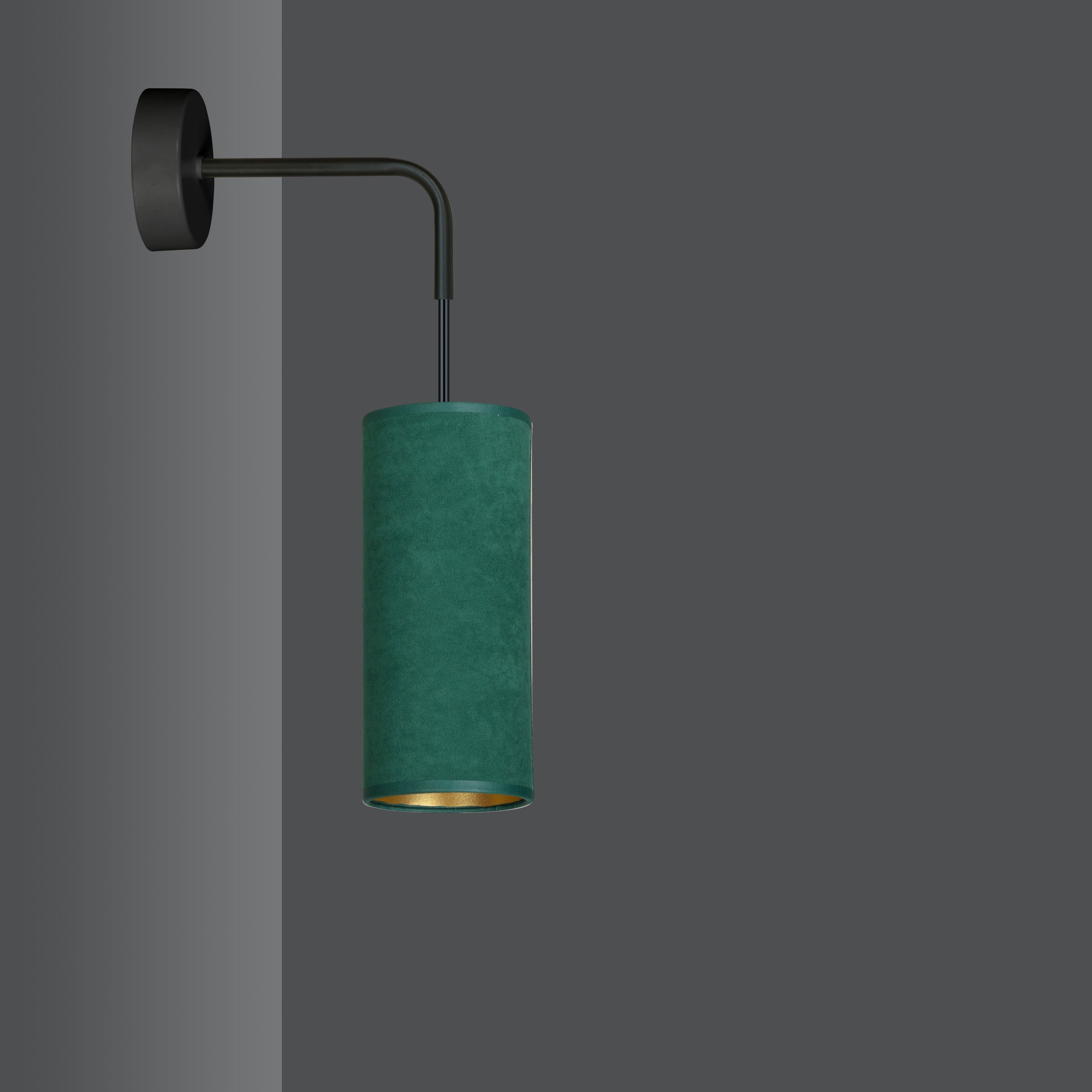 Applique murale Bente base en métal avec abat-jour en velours au design contemporain par Emibig