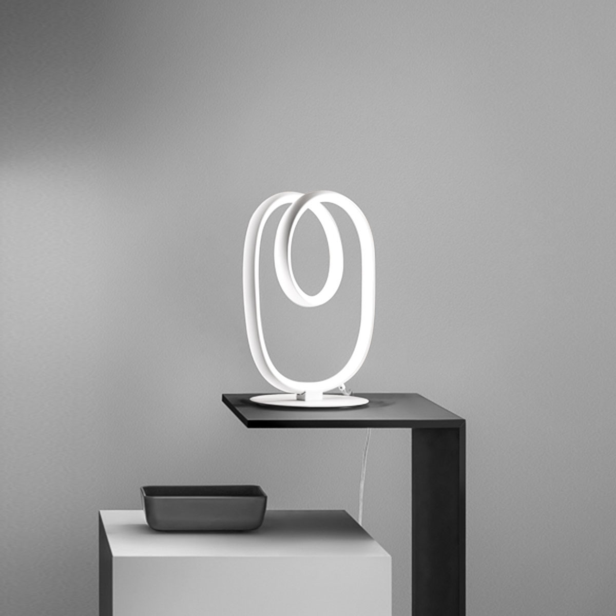 Lampe à poser Diva base en aluminium avec diffuseur en silicone au design contemporain par Gea Luce