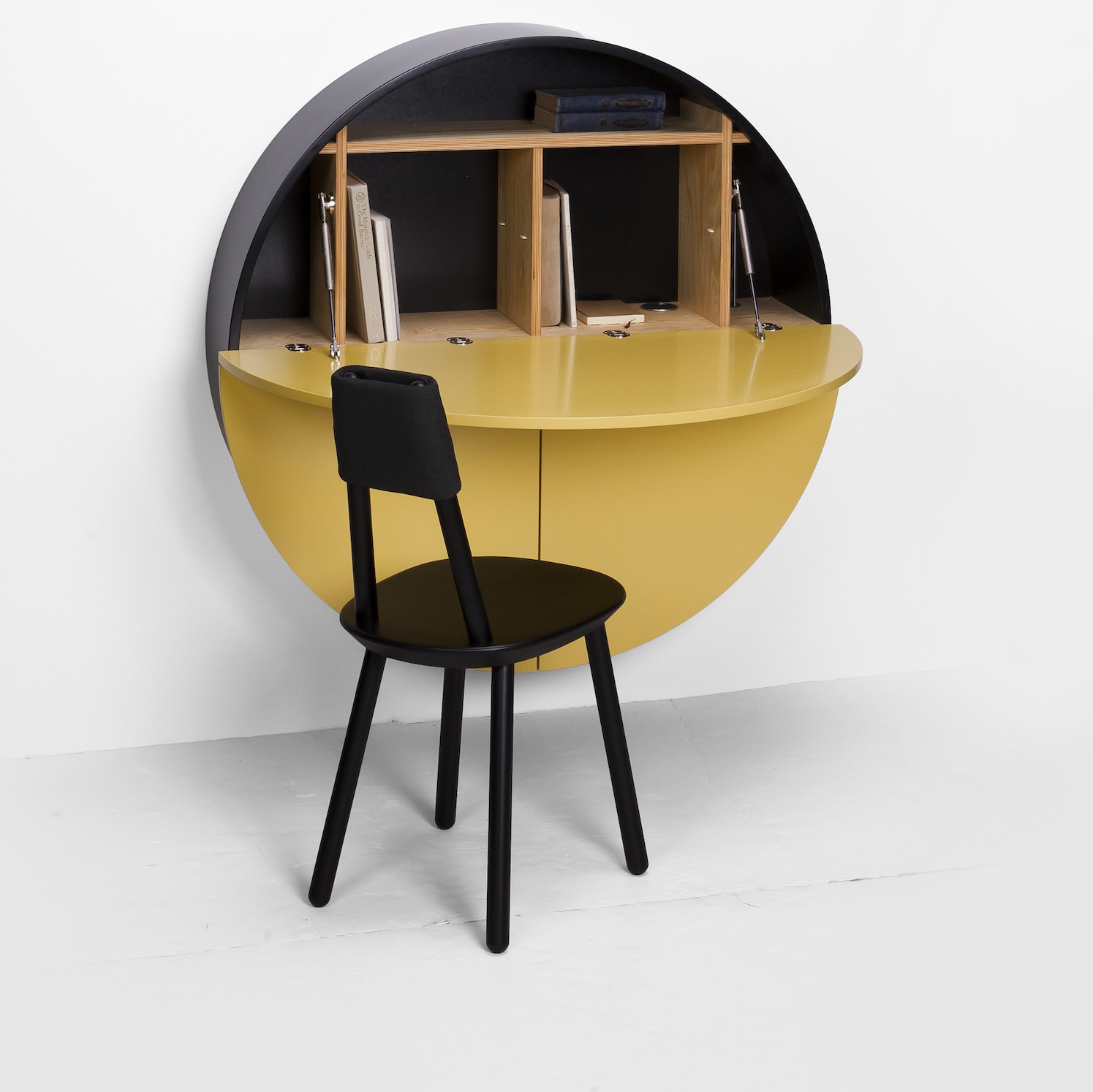 Bureau mural Pill bleu en bois par Inesa Malafej au design scandinave